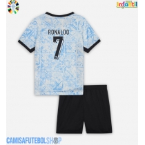 Camisa de time de futebol Portugal Cristiano Ronaldo #7 Replicas 2º Equipamento Infantil Europeu 2024 Manga Curta (+ Calças curtas)